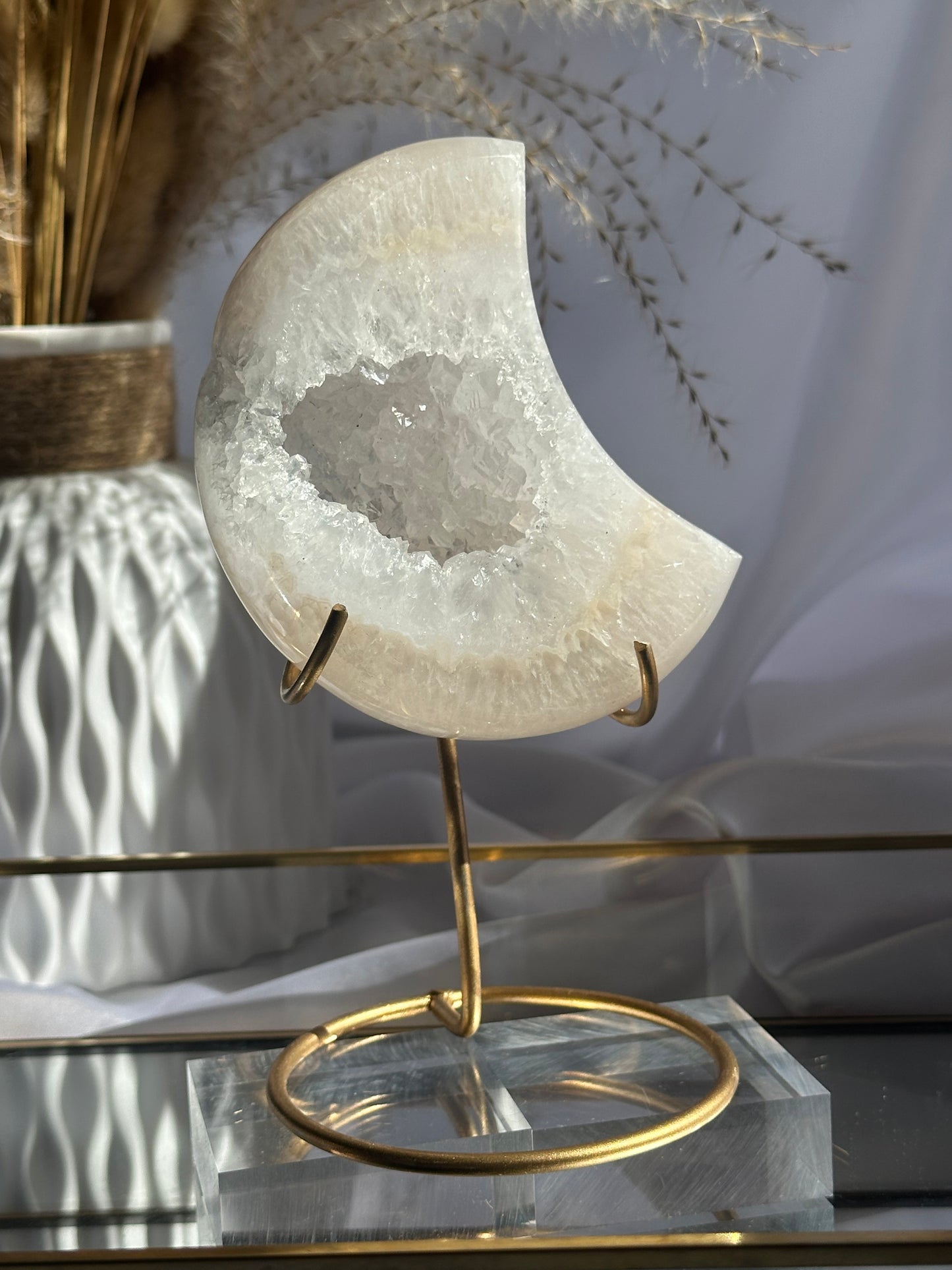 Agate Moon With Stand (B)