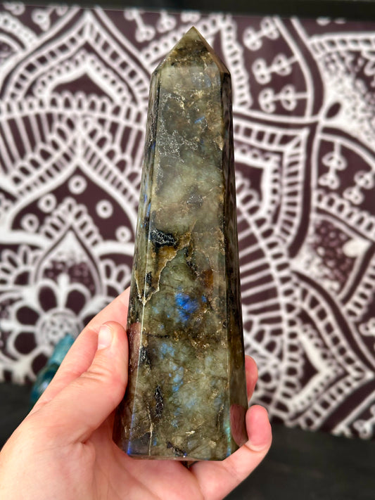 Not so flashy labradorite point