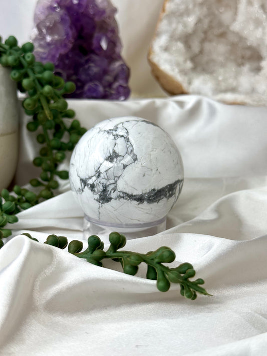 Howlite Sphere (1)